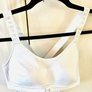 UnderArmour sport bra soft white size Medium